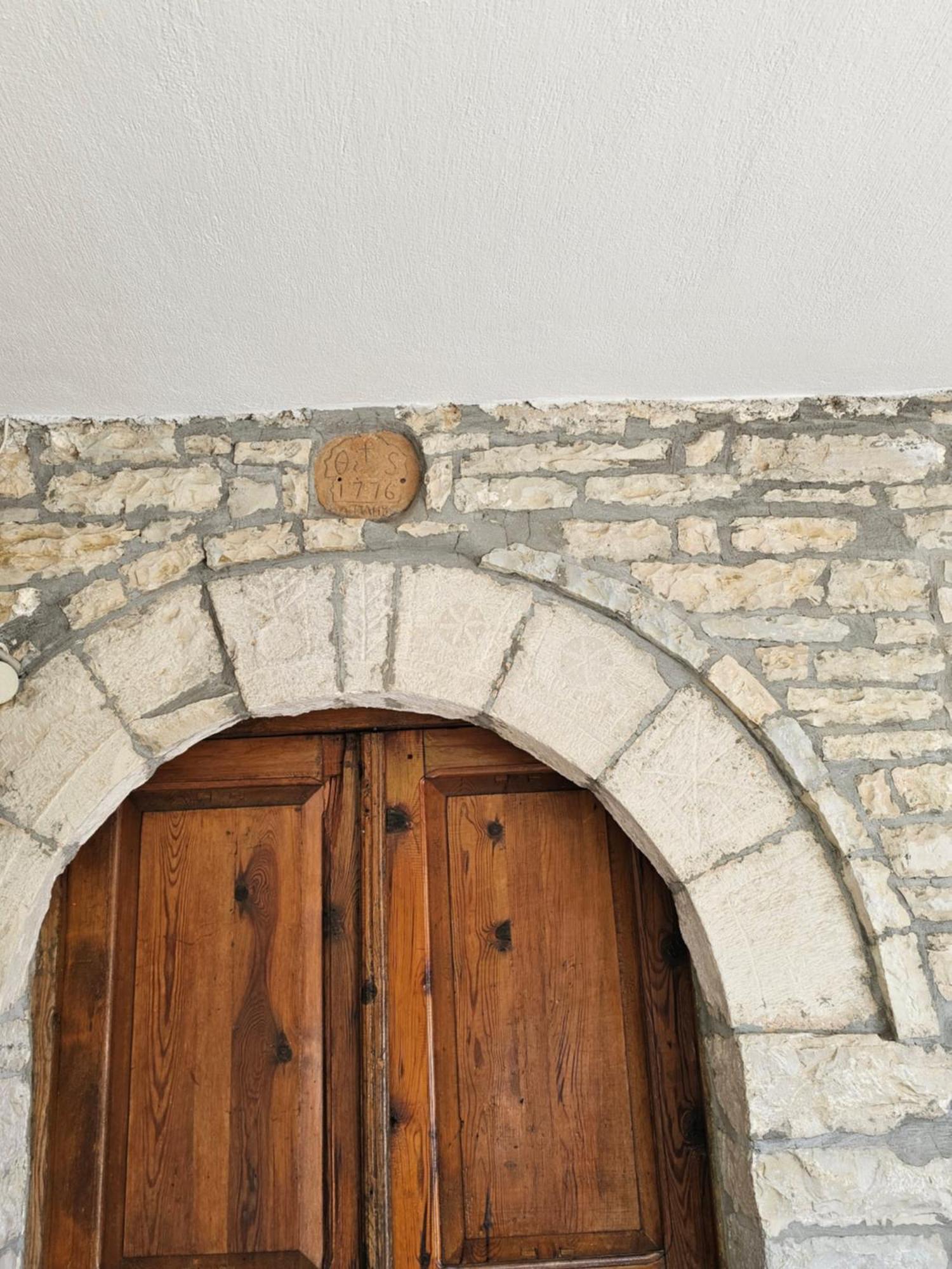 Traditional House Shapllo จีโรคาสเตอร์ ภายนอก รูปภาพ