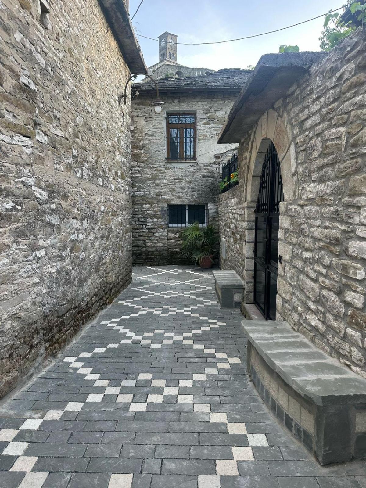 Traditional House Shapllo จีโรคาสเตอร์ ภายนอก รูปภาพ